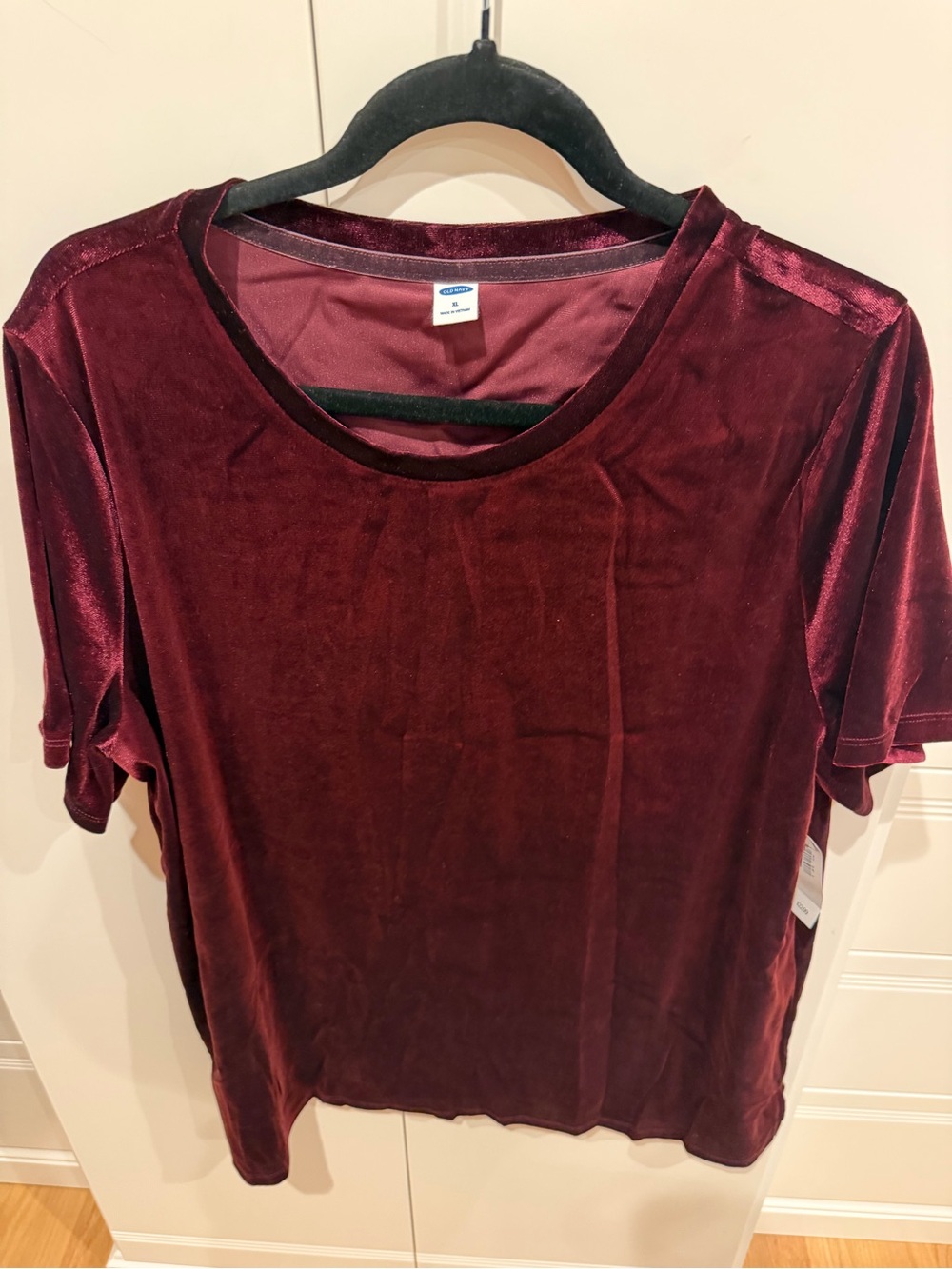 NWT Women's Velvet Short-Sleeve Tee - Burgundy